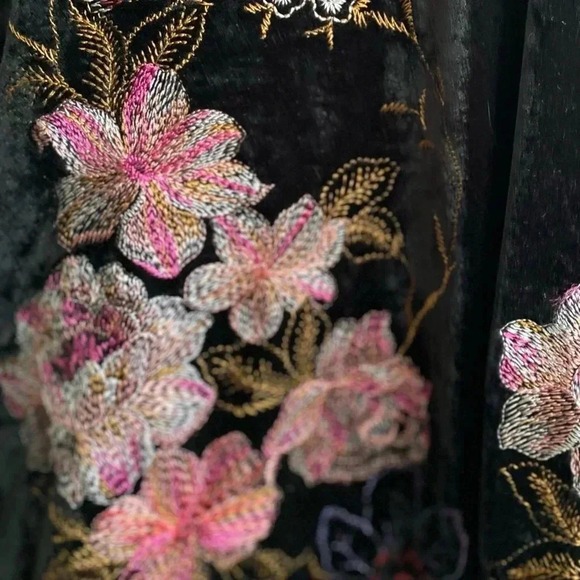 🆕 ECI Vintage Floral Embroidery Velvet Dress 8🆕 - Picture 8 of 12